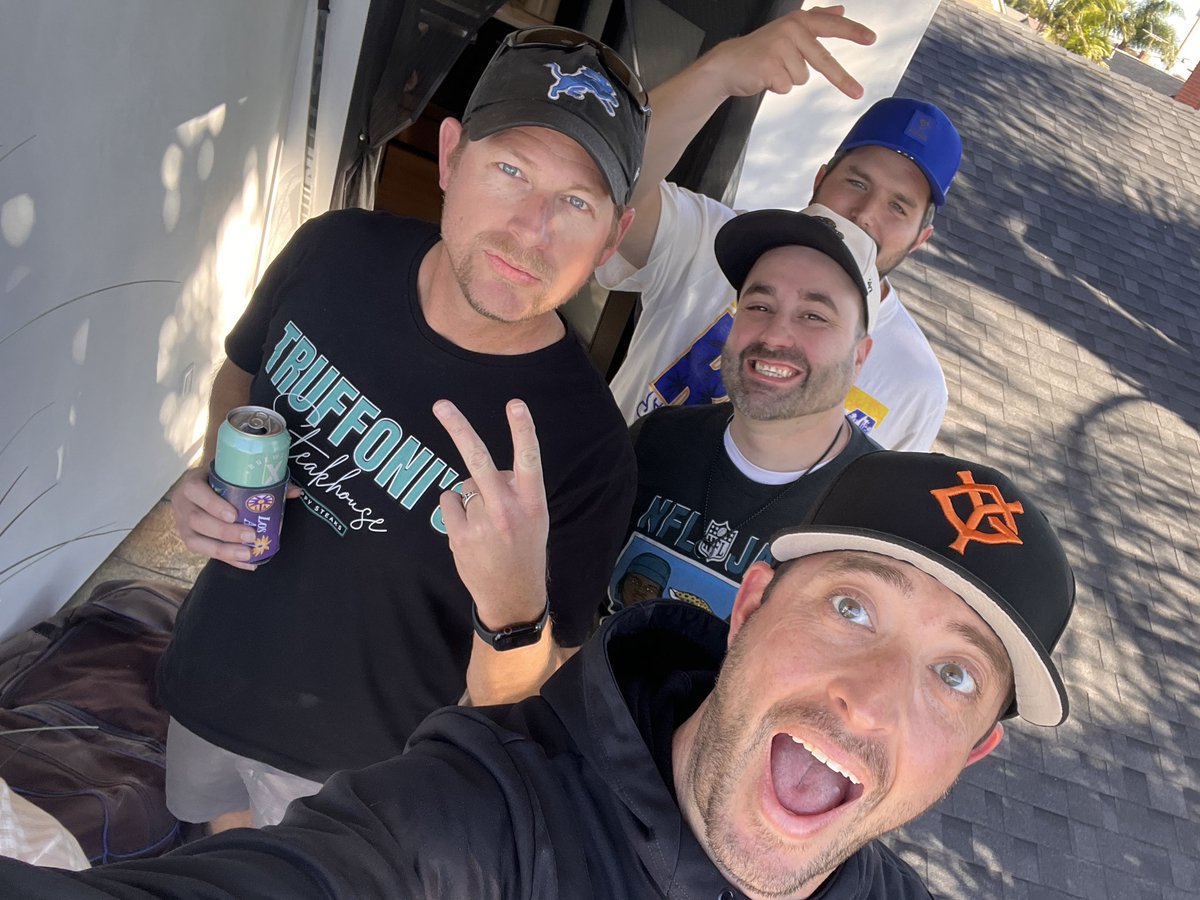 thezeiders's tweet photo. Happy Birthday @blakerisner!
#TooSweep https://t.co/o1FPZn4JN0