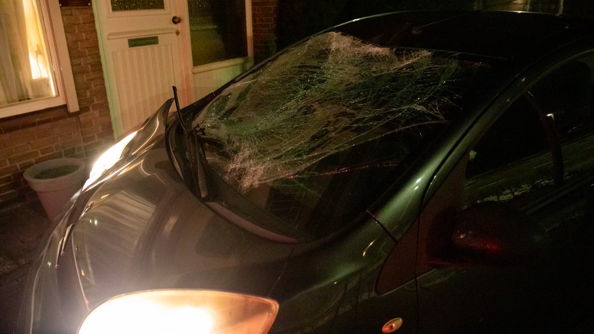 Voetganger gewond na aanrijding bij tankstation