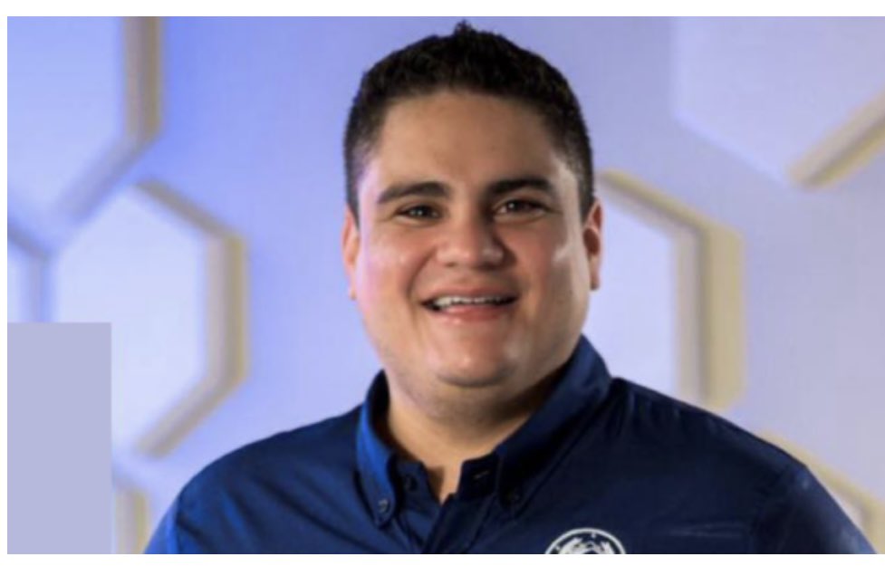 Una publicación del <a href="/diario1_sv/">Diario1.com</a> revela que Ángel Fermán, director de Comunicaciones de la Alcaldía de San Salvador, fue capturado por narcotráfico
Según el detalle el comunicador fue detenido por la PNC tras encontrarle un alijo de cocaína.