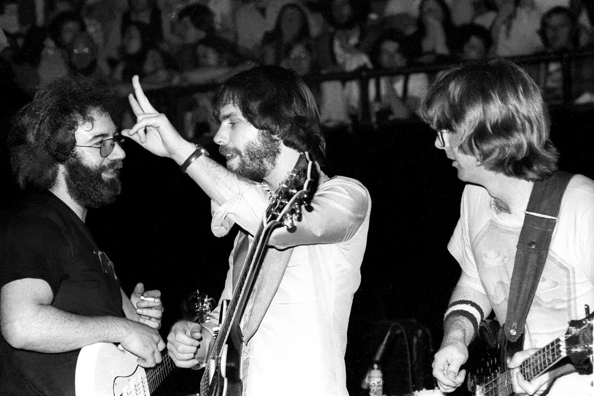 RollingStone's tweet image. On New Year’s Eve, 1965, Bobby Weir and his friends heard banjo music emerging from Dana Morgan’s Music Store. 

He went in and found Jerry Garcia, the two decided to form a band. The acoustic Mother McCree’s Uptown Jug Champions evolved into the electric Warlocks, and later,…