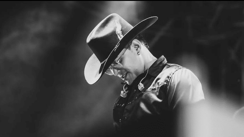 Expreso mi más sincera solidaridad con las familias de las personas que perdieron la vida en el trágico accidente aéreo ocurrido entre Duitama y Paipa, en el que se encontraba el cantante <a href="/yeison_jimenez/">Yeison Jiménez</a> 

Acompaño con profundo respeto y condolencias a sus seres queridos en este