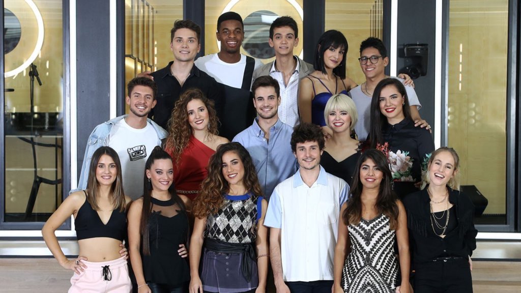 detrankis_'s tweet image. ninguno hubiese ido a los premios de Ceciarmy