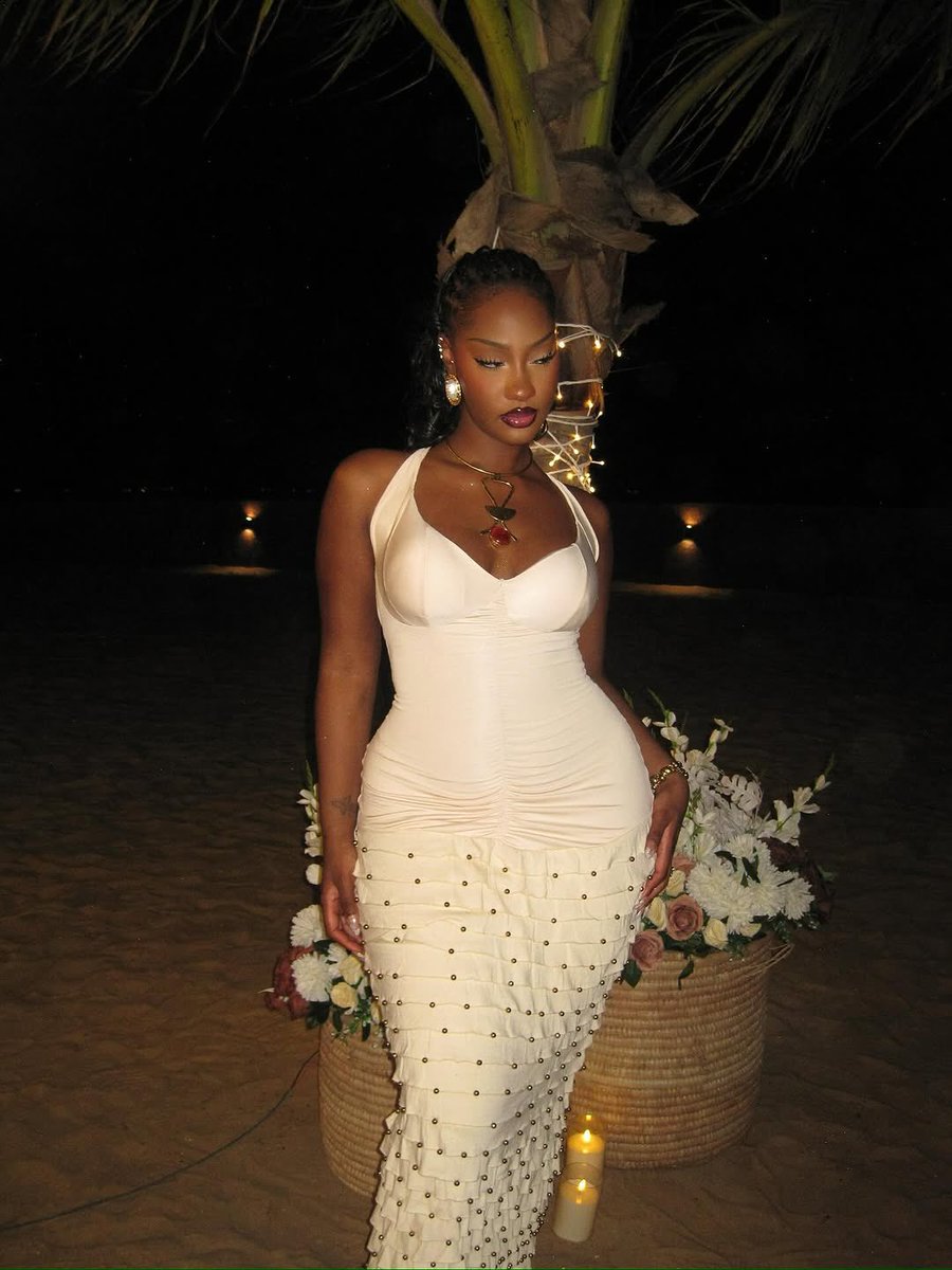 TEMS GALLERY WALL🧡 tweet media