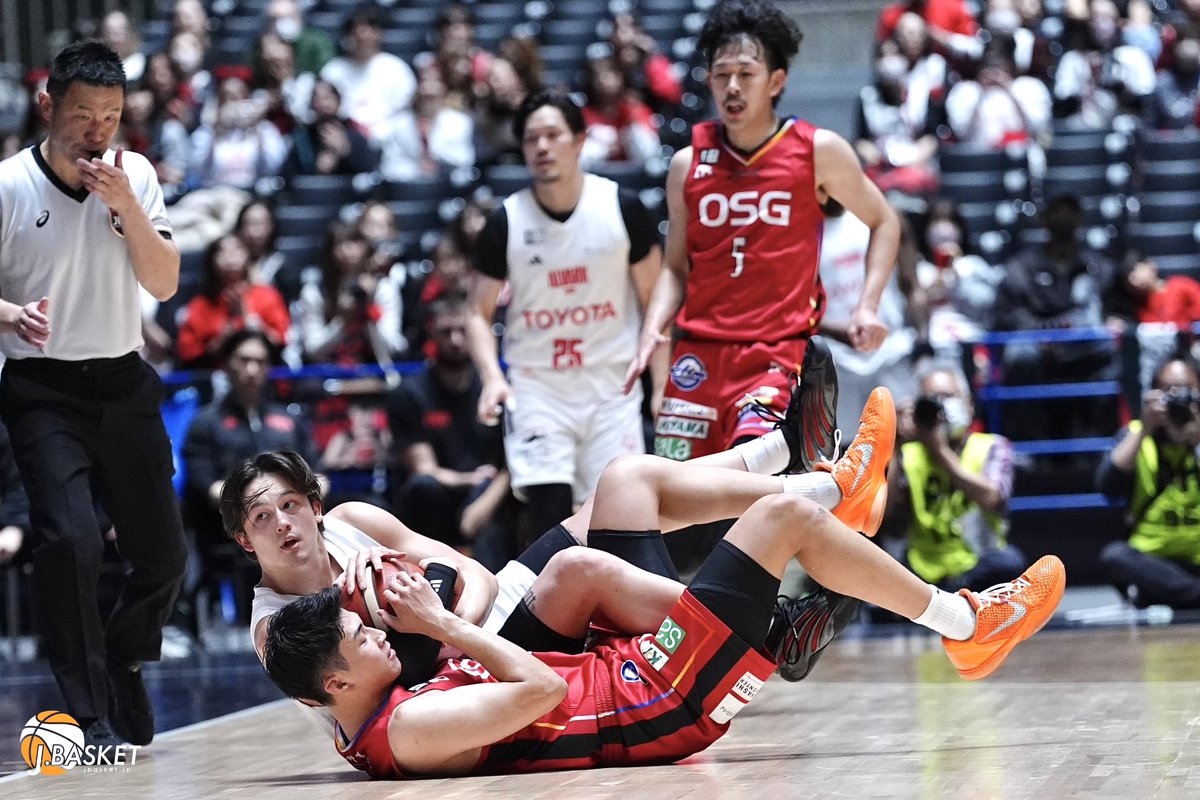 jbasket_jp's tweet photo. 【天皇杯|セミファイナル①】ファイナル進出を決めたA東京/テーブス海に聞く🎙️「勝負を決めた終盤2分48秒・湧川颯斗との対戦・怪我から見えてきたもの」
📝 https://t.co/WaZml21dNQ
#テーブス海
#アルバルク東京
#天皇杯バスケ
#Scene #Moments #BeyondGame
#Jbasketインタビュー
#Jbasket #Jバスケ