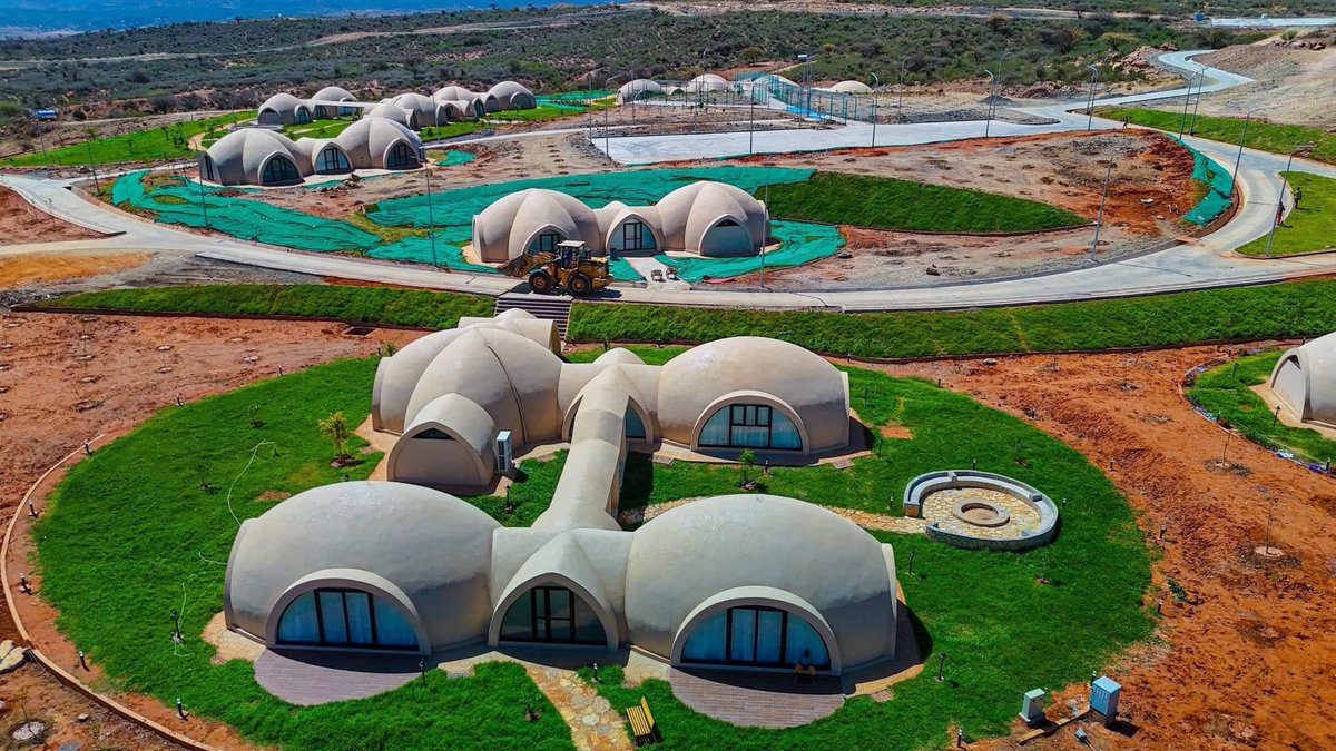 Rawiyaah1's tweet image. This is, Shabelley, which is part of Somali Regional State (DDS), shows what is possible. People of Puntland, what do you think if we make Calmadow a modern tourist destination like this, well planned, developed, and open to visitors @Plstatehouse @Mo_Dirir @HESaidADeni