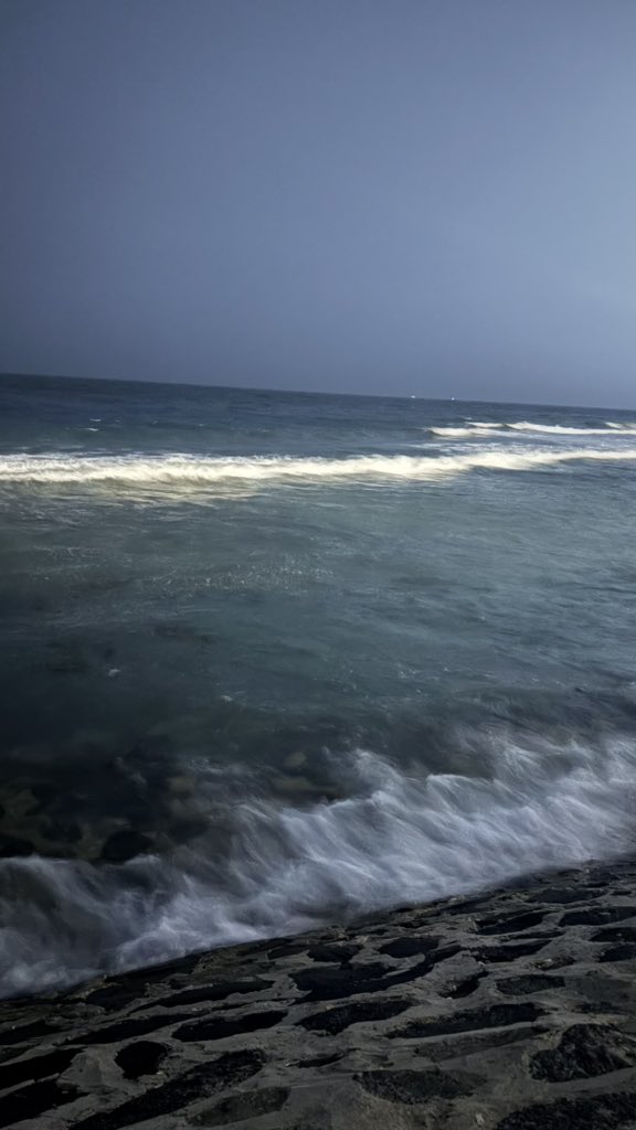 devrcc's tweet image. بحر وشتاء🤎