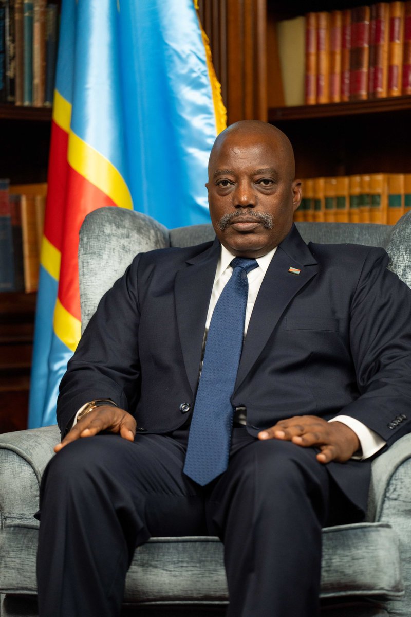 JuniorMpetshi's tweet photo. Que mille tombent à ton côté, Et dix mille à ta droite, Tu ne seras pas atteint;
De tes yeux seulement tu regarderas, Et tu verras la rétribution des méchants.

Mpaka Eshima Irudiye.
#KABILA_FOREVER. https://t.co/BTnG4L54zO