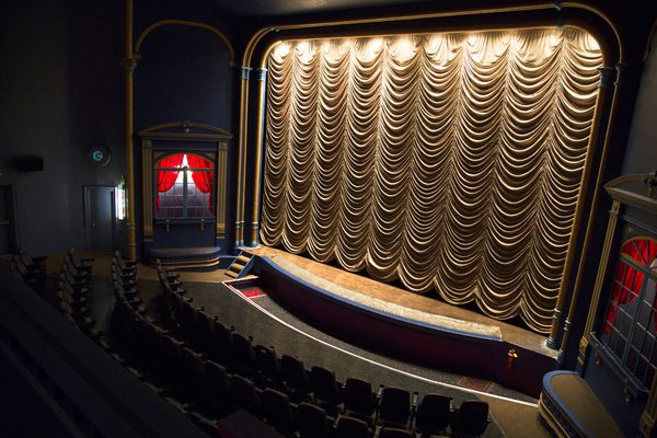 thisthingrules's tweet image. #ThisThingRulesTrivia 📽️

The oldest continually operating movie theater in the world is the State Theatre in Washington, Iowa. Originally founded as an opera house, it first began screening movies in 1897, making it 129 years old. Its earliest tickets cost as little as 15 cents!