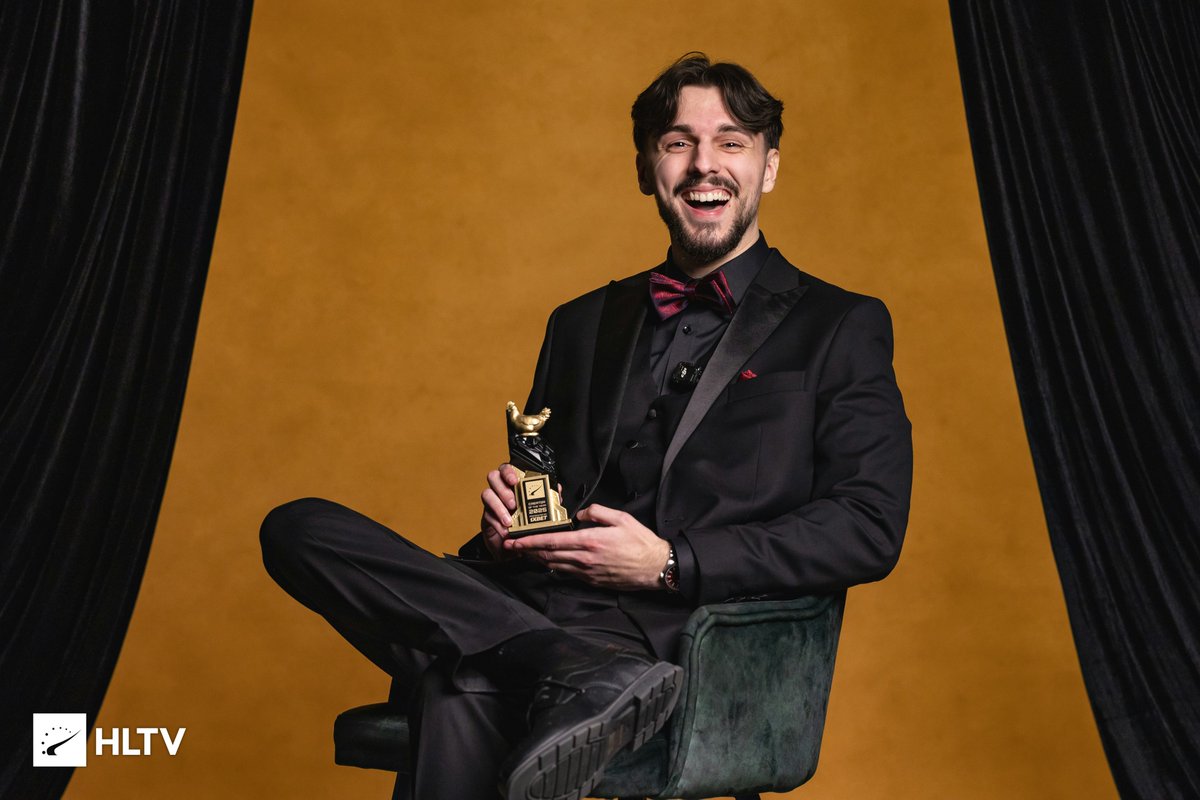 HLTVawards's tweet photo. Our 2025 Creator of the Year 😎 @dima_wallhacks 

📸 @Vexanie https://t.co/DDP2RpCATh