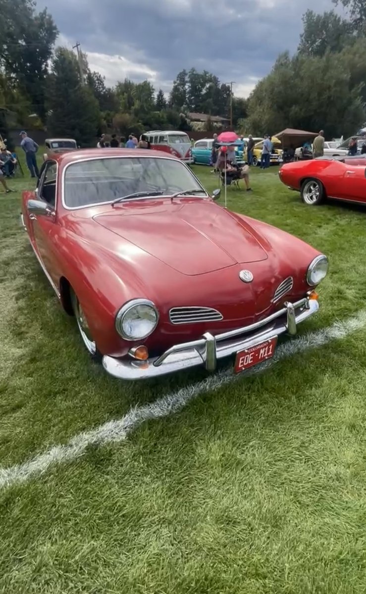 MungJdink's tweet photo. Lil car show! https://t.co/YZxqN3HZlb