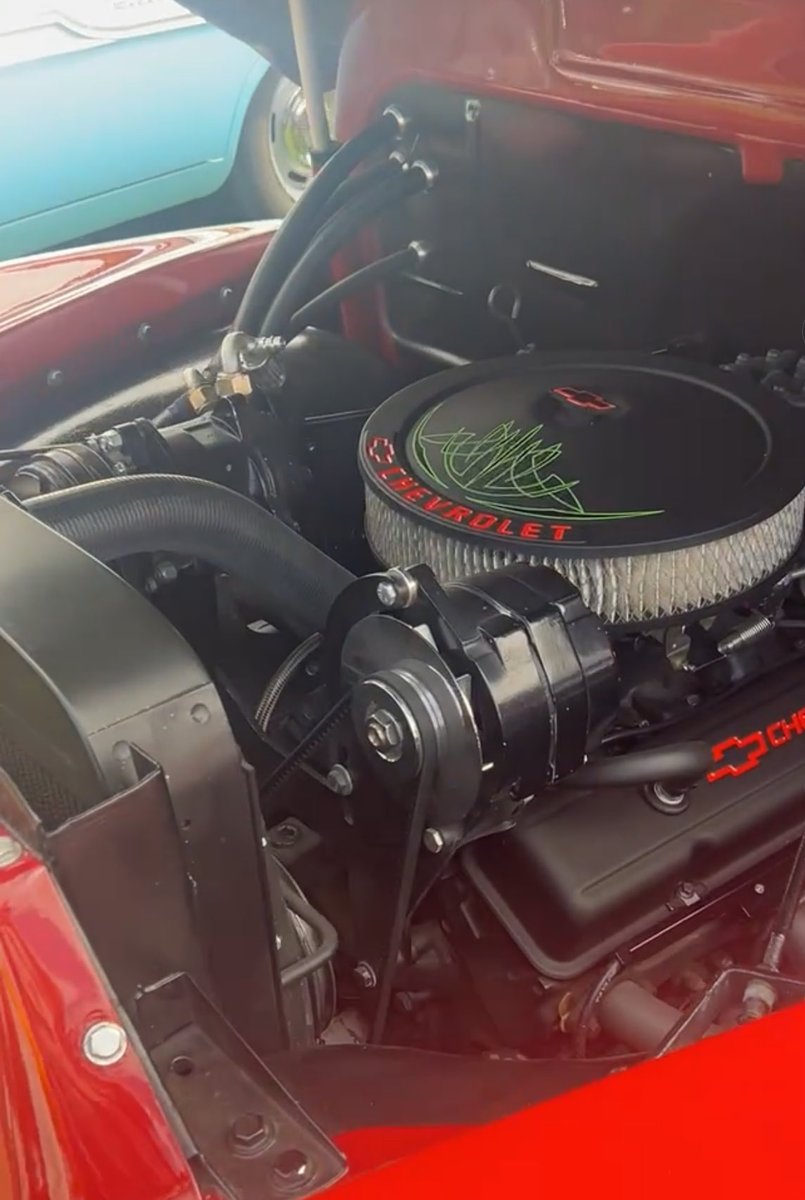 MungJdink's tweet photo. Lil car show! https://t.co/YZxqN3HZlb