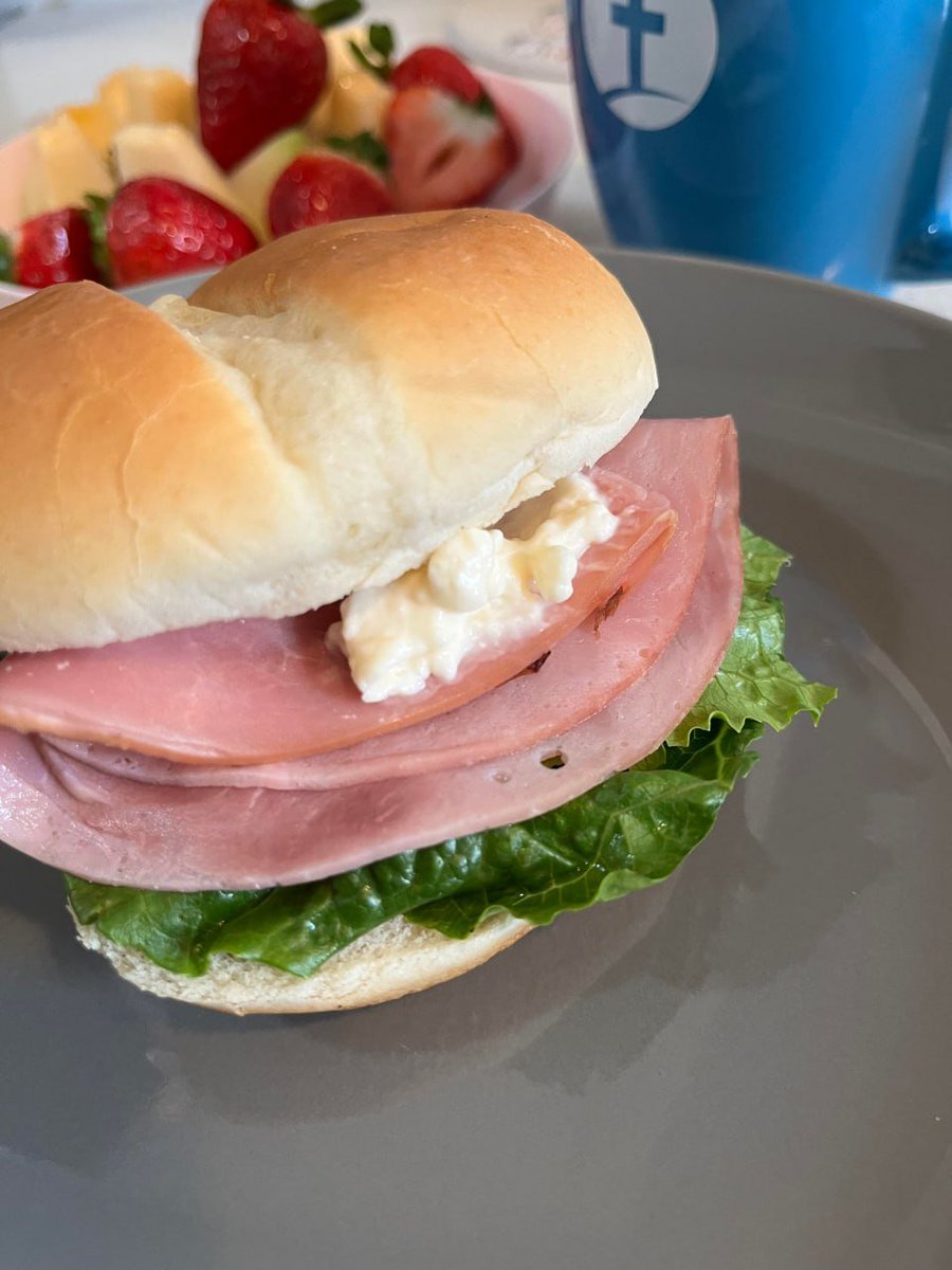 cmreports's tweet image. This sandwich deserves a moment of silence… then a second bite 🥪🔥