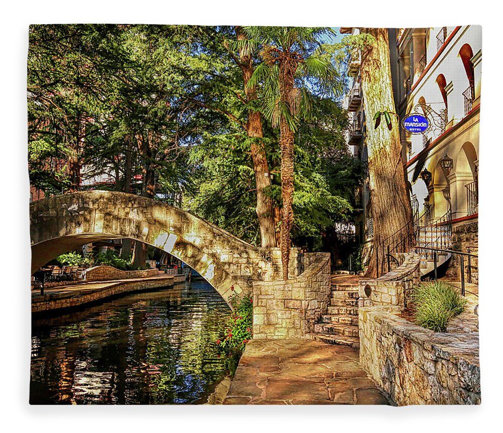 JudyVincent74's tweet image. #SanAntonio Riverwalk fleece #blanket Available as plush fleece or sherpa fleece Also available as #wallart and on other products #Texas #giftideas #BuyIntoArt #JudyVincentPhotography 
See all products here ---&amp;gt; buff.ly/BuK6yHg