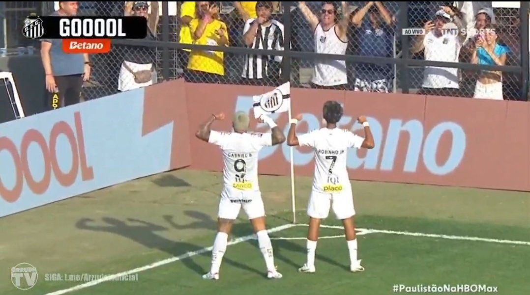 alobaixada's tweet image. INEVITAVELMENTE ESSA IMAGEM VAI RODAR O MUNDO DA BOLA!