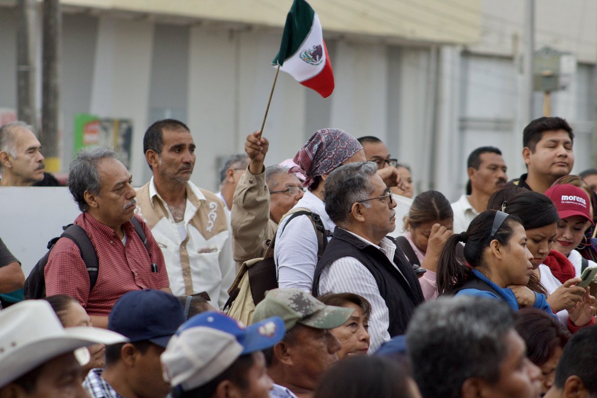 ritaozalia_'s tweet photo. 🚨México es libre, independiente y no se somete a intereses extranjeros. ‼️ No permitiremos ninguna intervención.

Nuestro respaldo es para la Presidenta @Claudiashein . Sigamos organizados, en lucha y en activismo, defendiendo lo que es del pueblo. 

Lo hacemos por amor a nuestra patria, por nuestras niñas y niños y por el futuro de México. 🇲🇽

@PartidoMorenaMx