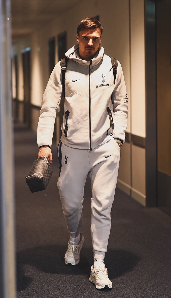 Marni4th's tweet image. Big up Xavi Simons &amp;amp; Joao Palhinha, left everything on the pitch tonight couldn’t have asked for more🤍.