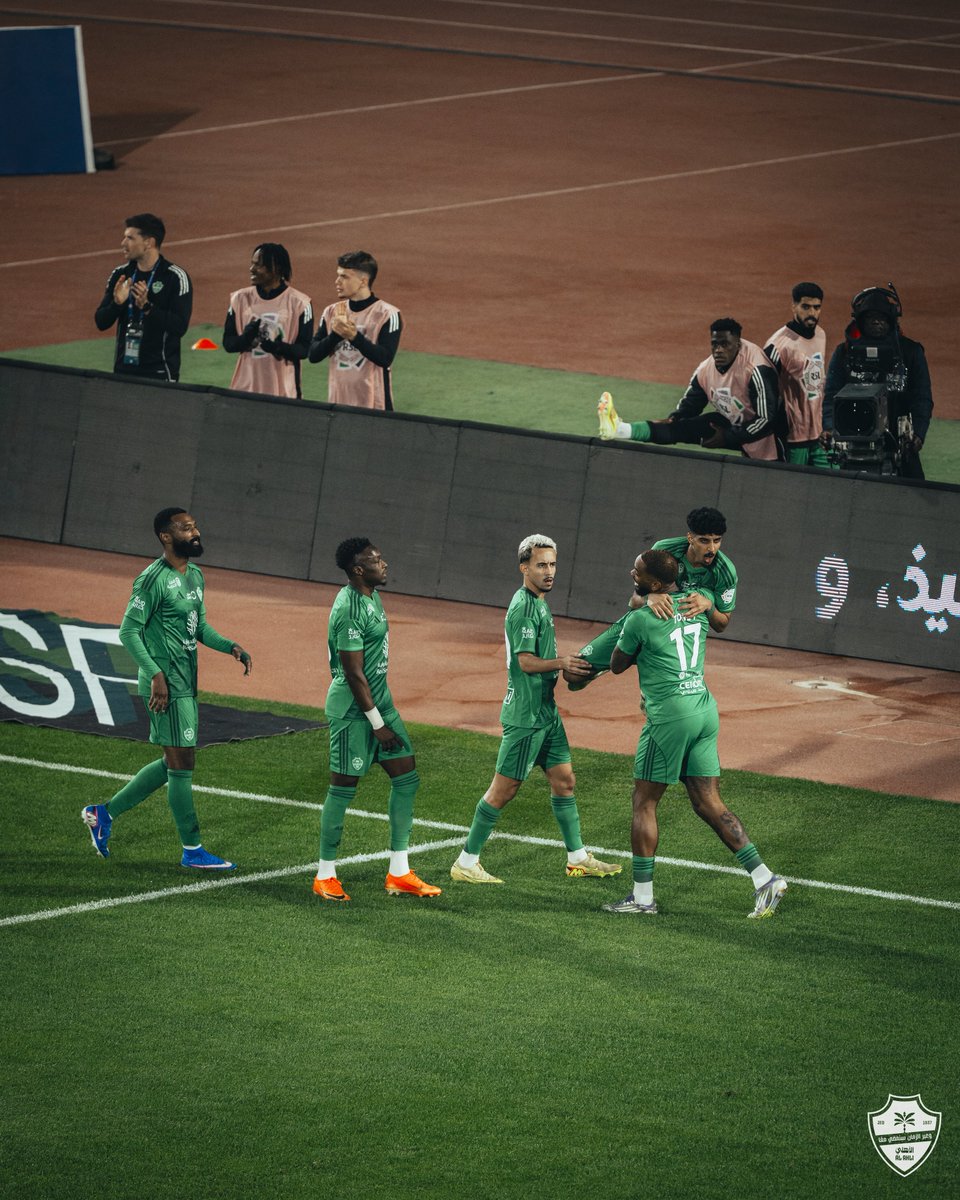 بثلاثية أهلاوية، 
الأهلي ينتصر على الأخدود بهدف مقابل لا شيء
مبروك لجماهيرنا 💚

#الأخدود_الأهلي #دوري_روشن_السعودي