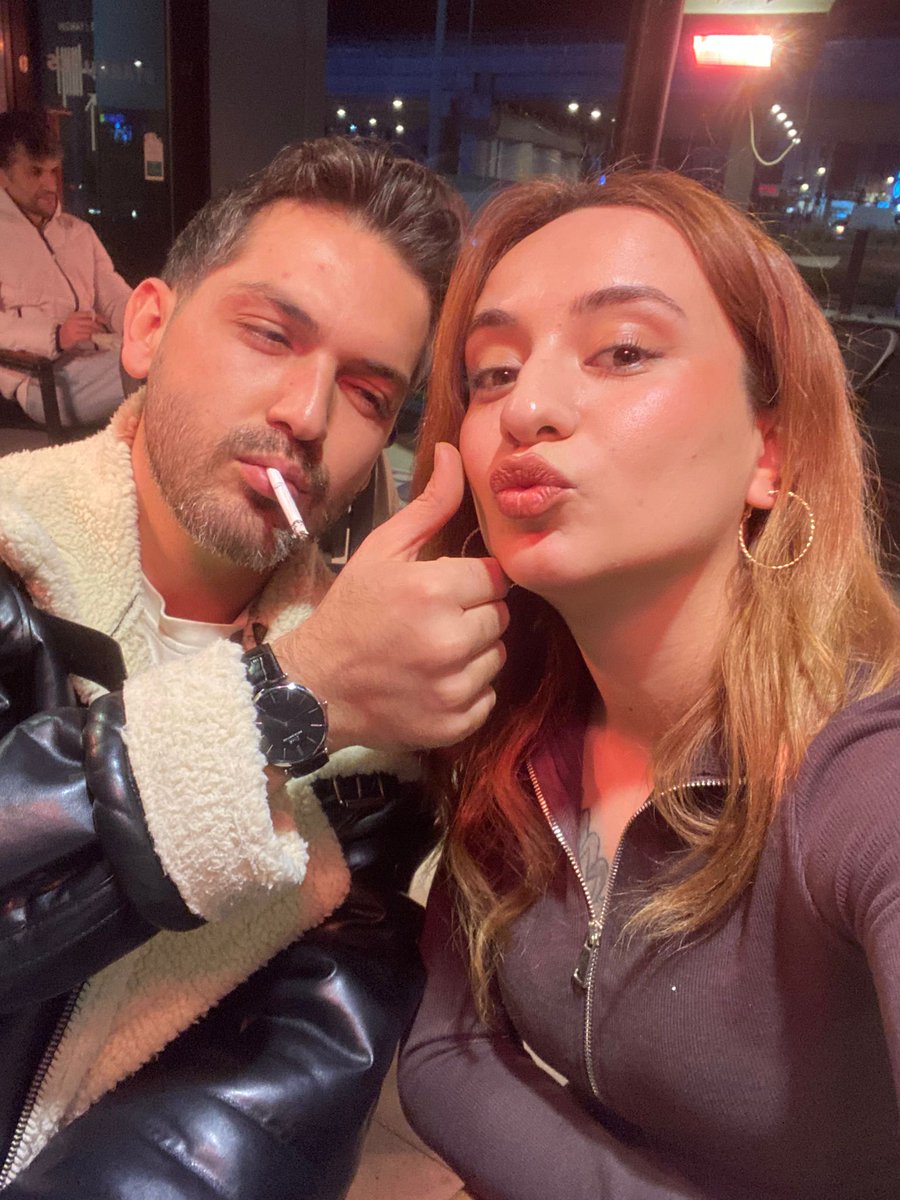 ssafarus's tweet photo. kişisel avradımla yanyanayken;

❌ben 29 o 21
✔️ikimizde 18 https://t.co/dd9lCobhFh