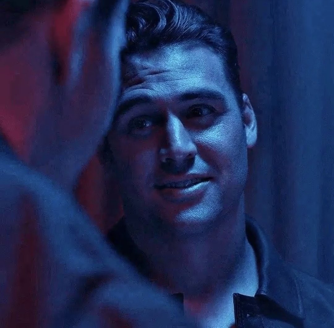 buckleyioncourt's tweet image. going to a club                  being at the club
to meet women                w my best friend