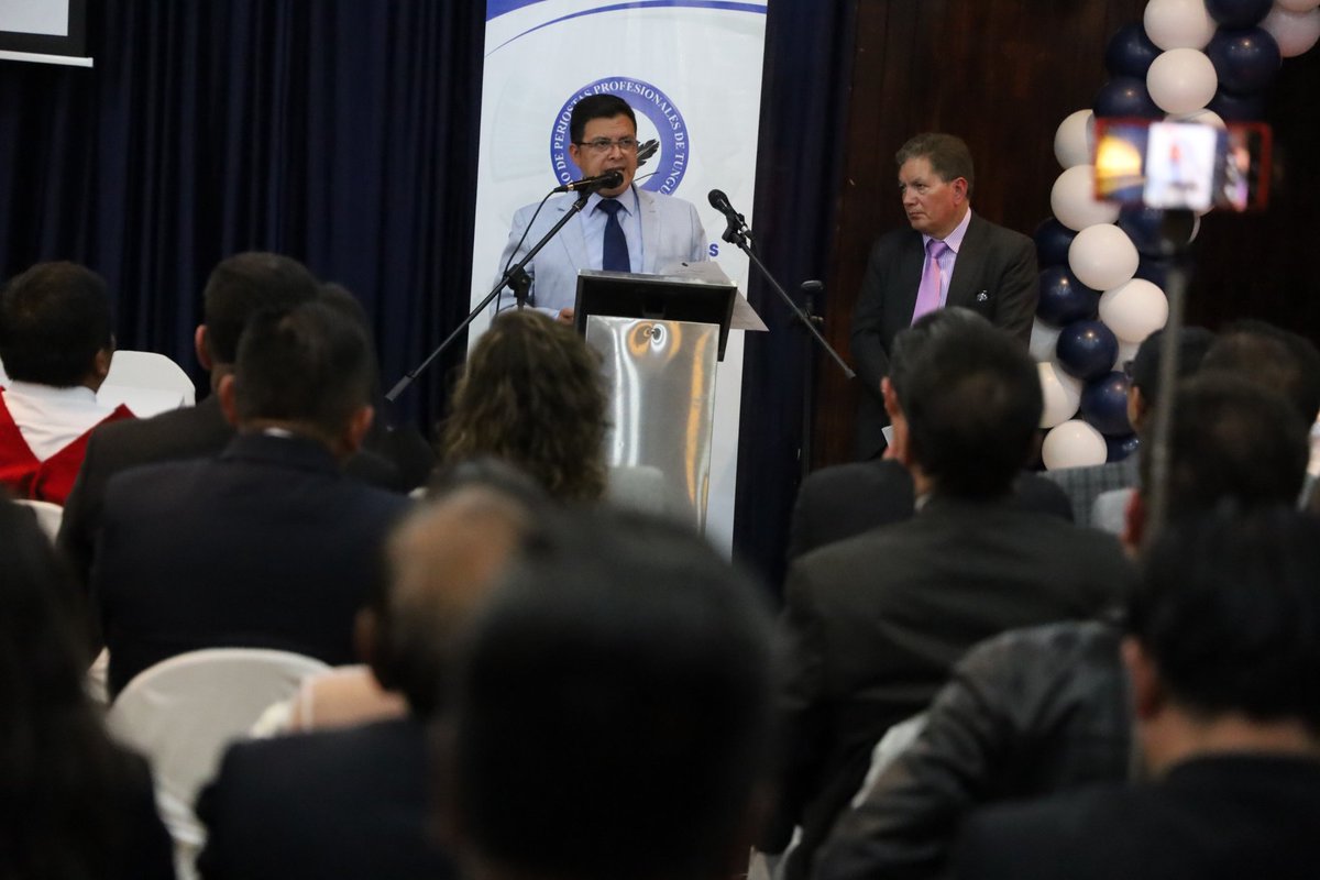 cpp_tghua's tweet photo. Celebramos el Día del Periodista Ecuatoriano y los 50 años del Colegio de Periodistas Profesionales de Tungurahua con una Sesión Solemne llena de emociones y reconocimientos. ¡Gracias a todos los colegas, autoridades y amigos que se unieron a esta celebración! 🙌 #periodismo https://t.co/7sSZO4deXX