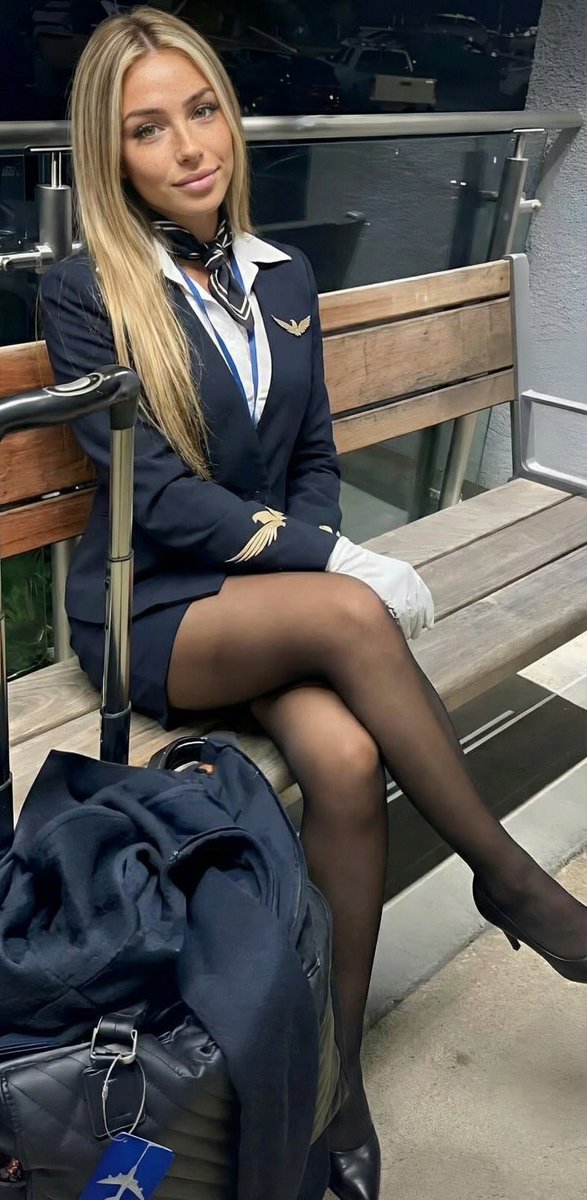 Tights, stockings and heels tweet media