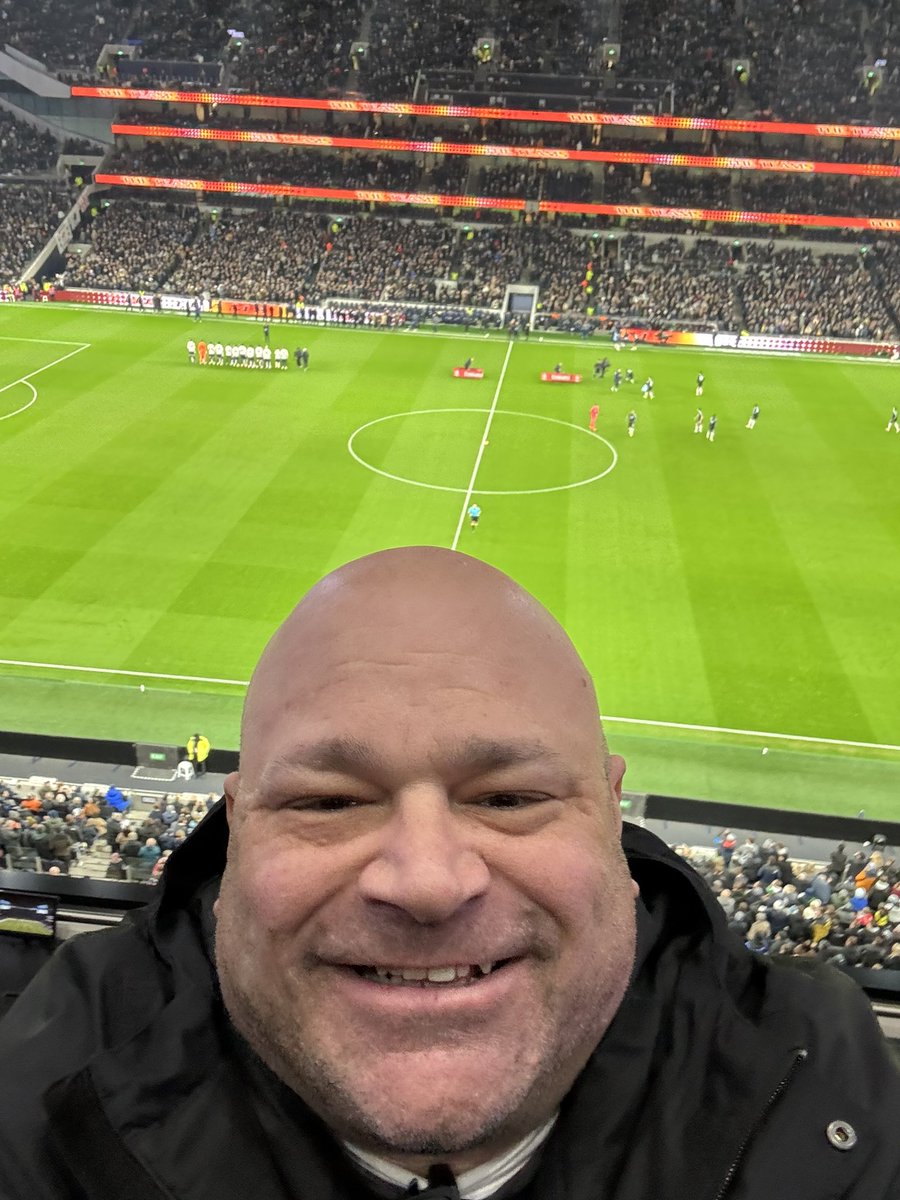 jdub_316's tweet photo. Still love this amazing venue @SpursOfficial Stadium! The lads gave it a go in the 2nd half but fell short in the FA Cup match - commemorating their 125th annie of winning the FA Cup! Not the result, but always great to see my friend @thevoiceofspurs #COYS #COYDS @DallasSpurs https://t.co/kFuzJhuGyy