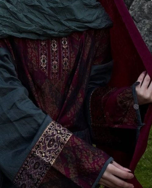 İlk sen mağlup ettin beni. Ama inkâr etme, senin bana yenilmen dehşet güzeldi..."