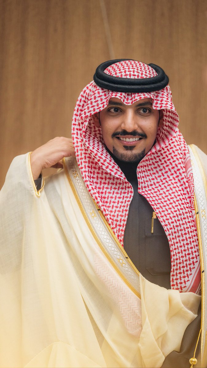 abodalmny3's tweet photo. حفل زواج زميلنا في @emara_hail سراي الزويمل الله يوفقه ويتمم له على خير 🤍📸🤩. https://t.co/etTIit8QWy