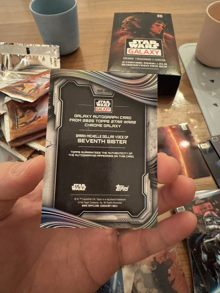 Ripped a @Topps Star Wars Galaxy box and pulled an autograph of