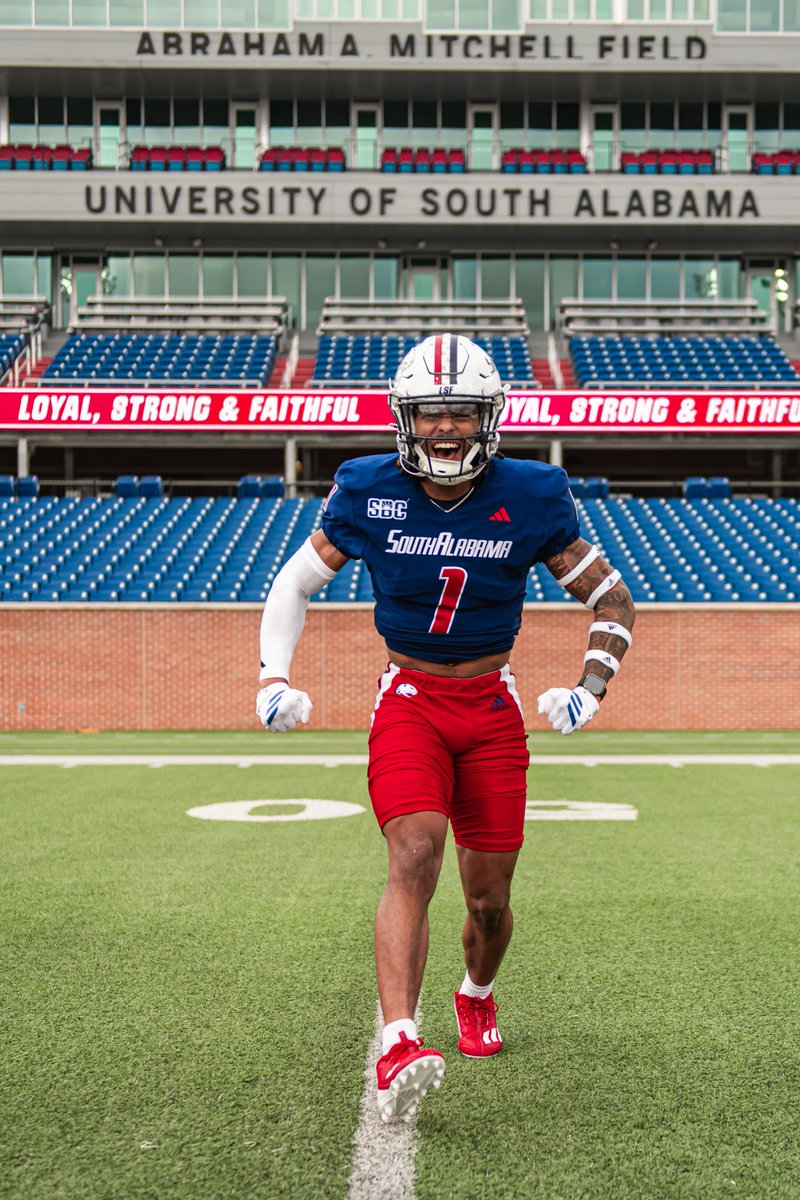 DJ moore tweet media