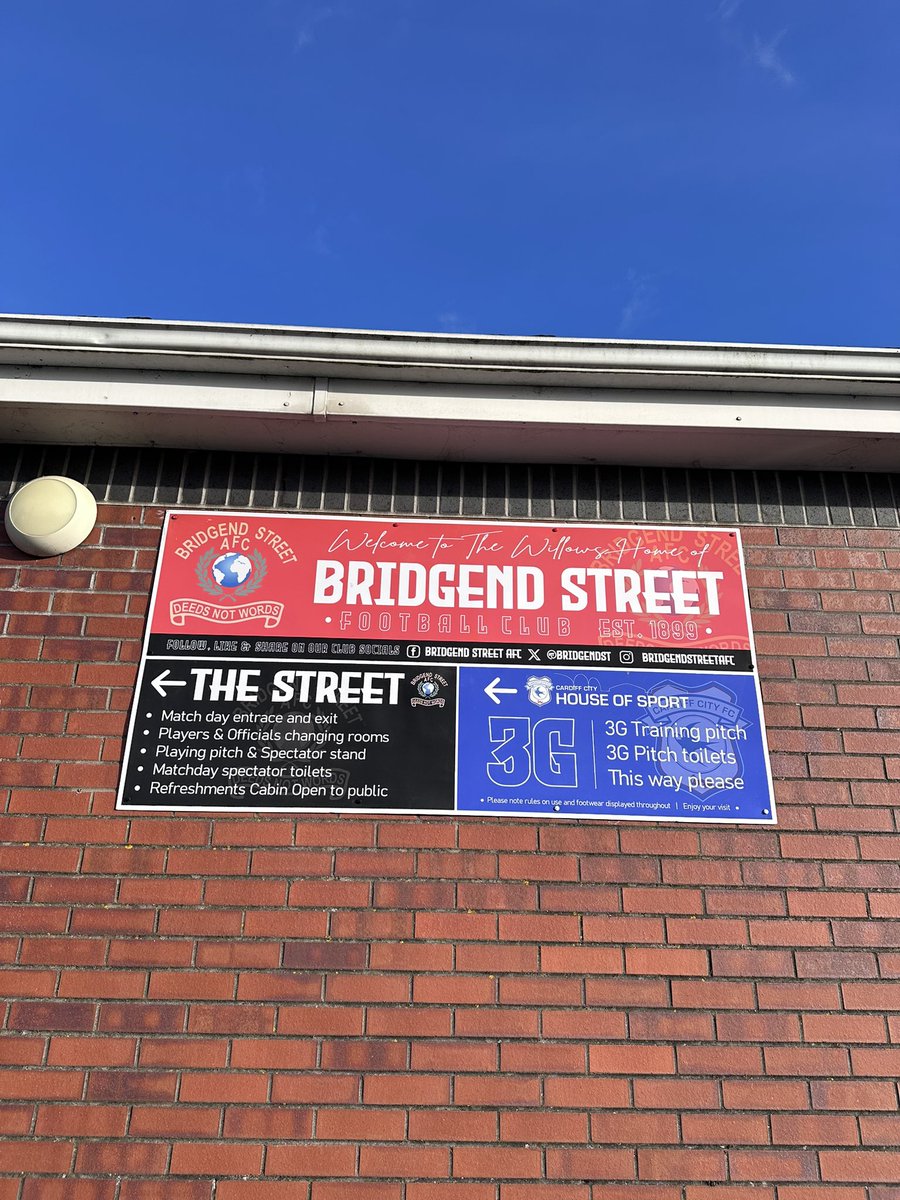 Statthopper's tweet photo. Game 83 of 25/26
Ground 599
Another day of finding a game but we decided on @BridgendSt as they may well go back to the @ArdalSouthern again soon. Nice setup there and a friendly club. Not often you see a team down to 10 men after 23 minutes and win 5-0. #groundhopping #groundhop https://t.co/b9AoXW2psD