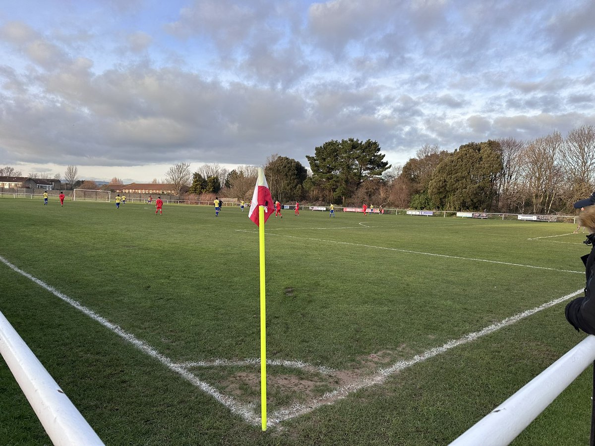 Statthopper's tweet photo. Game 83 of 25/26
Ground 599
Another day of finding a game but we decided on @BridgendSt as they may well go back to the @ArdalSouthern again soon. Nice setup there and a friendly club. Not often you see a team down to 10 men after 23 minutes and win 5-0. #groundhopping #groundhop https://t.co/b9AoXW2psD