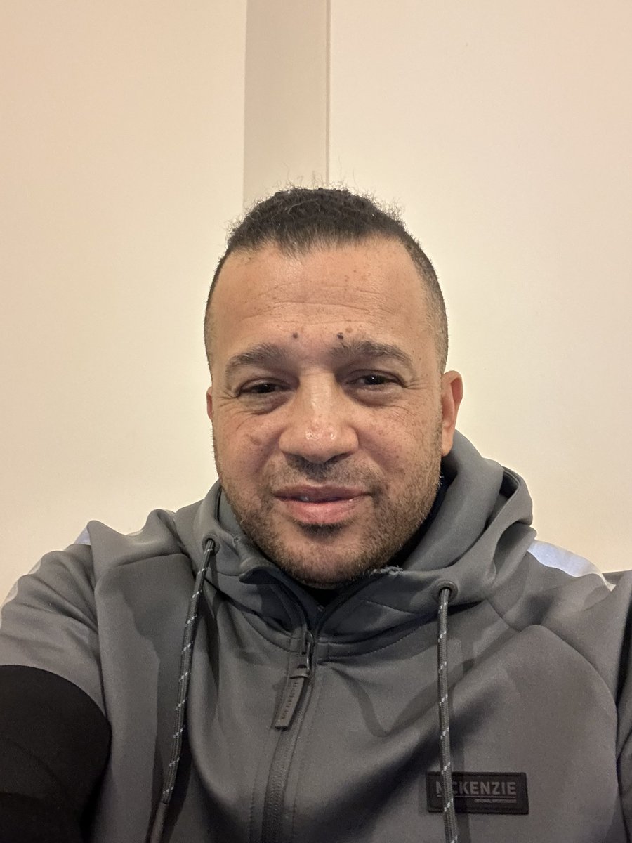 I wish I could fine me a cheap flight. #vegas