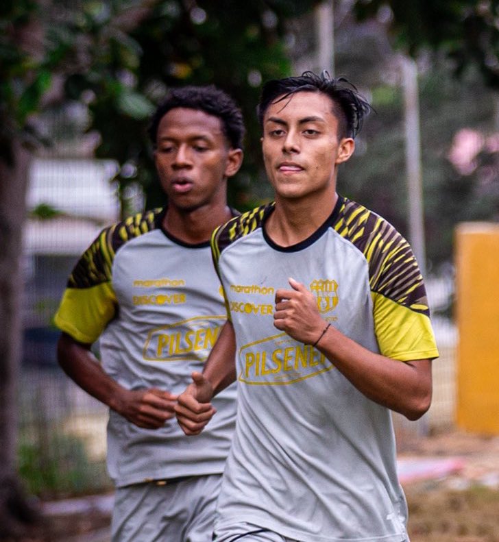 Franmascouting's tweet image. Pedro Rodríguez &amp;amp; Pablo Calle:
- Técnica individual:
- control orientado 
- primer toque limpio
- lectura del juego y capacidad para resolver en espacios reducidos. ⚽️🧠
Jugadores formados para competir, no solo para participar.
El futuro del Ídolo se construye desde la calidad.