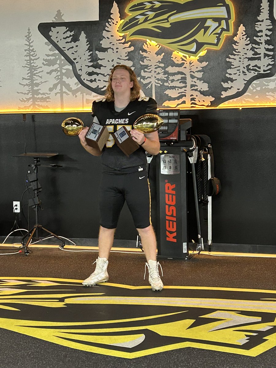TobyoSimpson_53's tweet photo. Blessed to say that I have received an offer and committed to TJC. Thanks to @CoachTLouis for giving me this opportunity and thanks to all the coaches who have helped me get here.
#FeathersUp https://t.co/gvDYqIKyCg