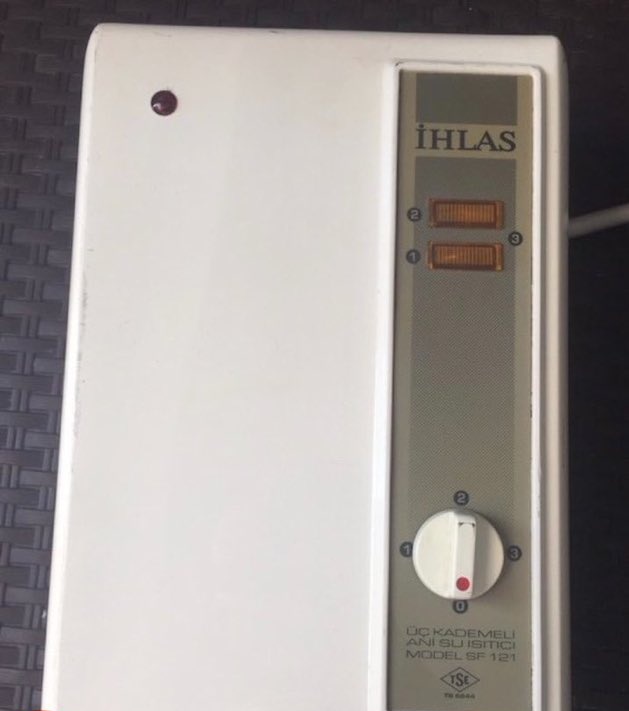 ononreklamIar's tweet image. 🚿1’de çalışmaz, 2’de ısıtmaz, 3’te haşlar ve şalter attırır.