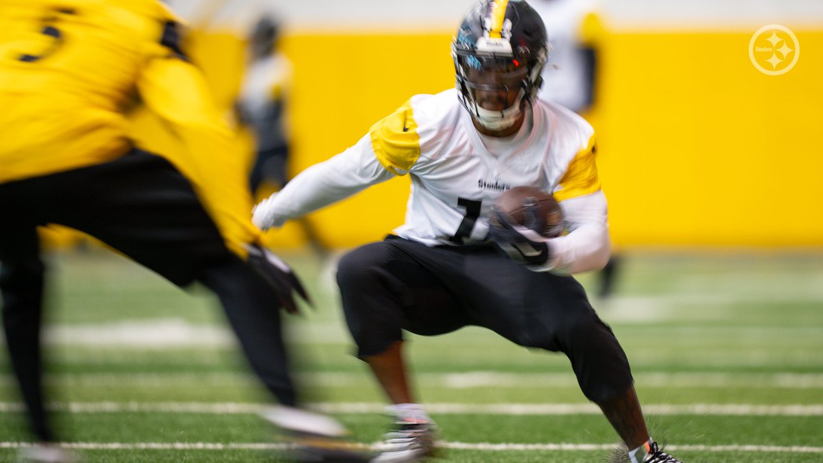 steelers's tweet image. Locked in for Monday night 

More 📸: bit.ly/3N6q123