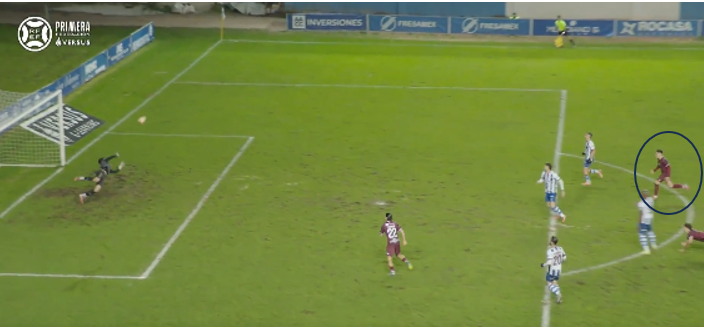 GradaBpro's tweet photo. Es una locura que @VictorEimil2 haya sido quien ha marcado el 0-2 del @PontevedraCFSAD tras la parada de Álvaro Fernández. https://t.co/pgjAt9LoAV