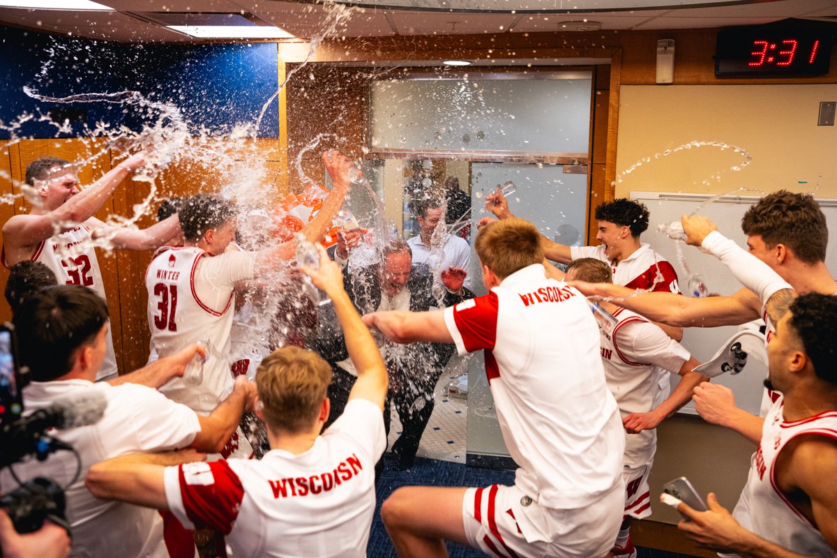 BadgerMBB's tweet image. For the 👐