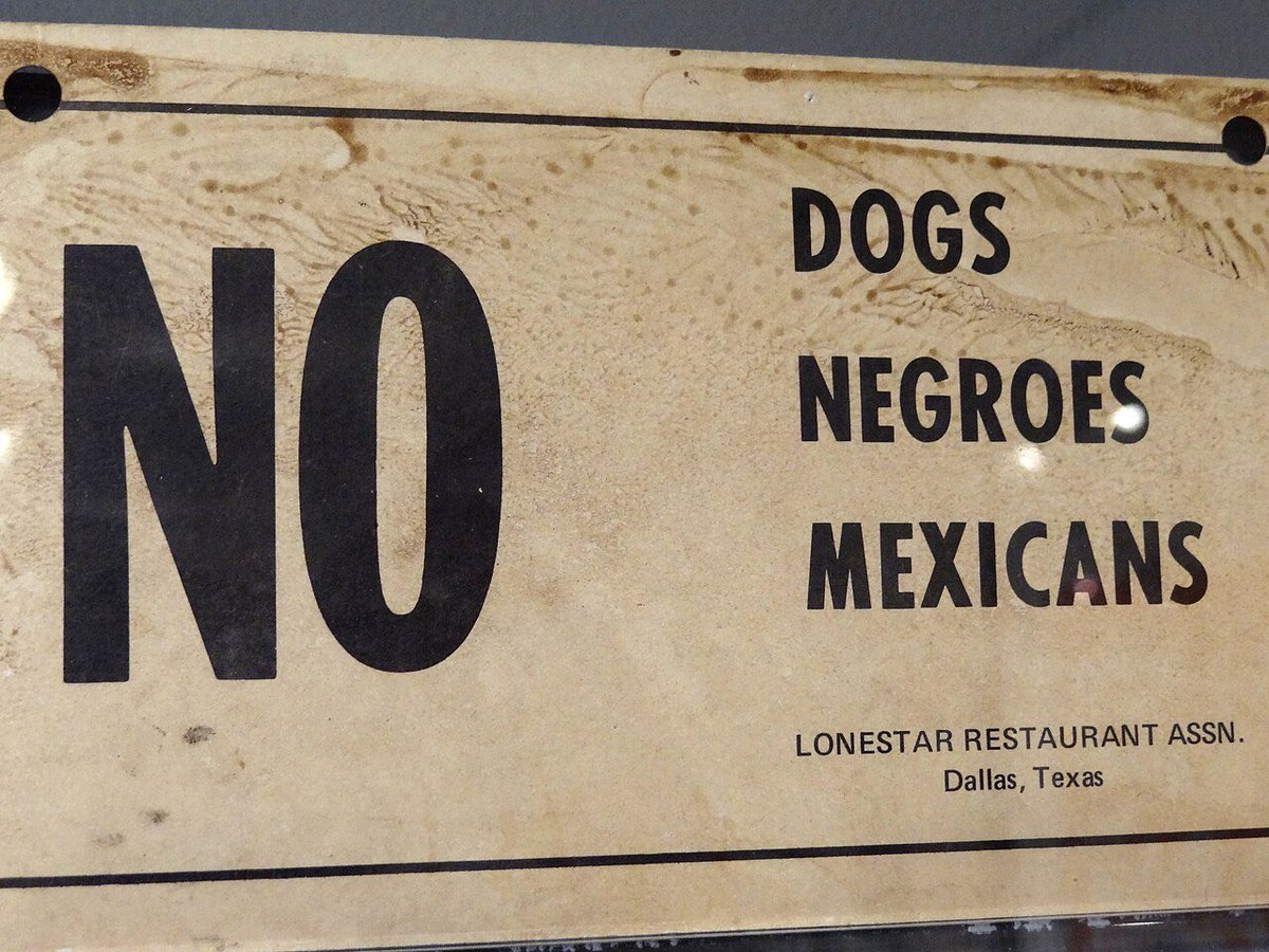 syzavel19's tweet image. Desde mi infancia transite la frontera del lado gringo➗Texas, NM y Arizona. La constante en restaurantes y estaciones de gasolina fueron estos
letreros. Ya entrada en mis 50’s los seguía viendo. Los RedNeck que cazan indocumentados, son los mismos que trafican drogas y armas😒🤬