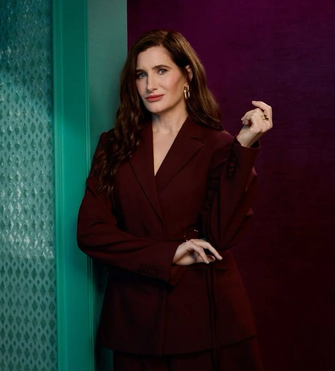 TangledUpdates's tweet image. 🚨🚨| All of the producers of the live action Tangled have followed Kathryn Hahn on instagram, further confirming her for the role of Mother Gothel!!