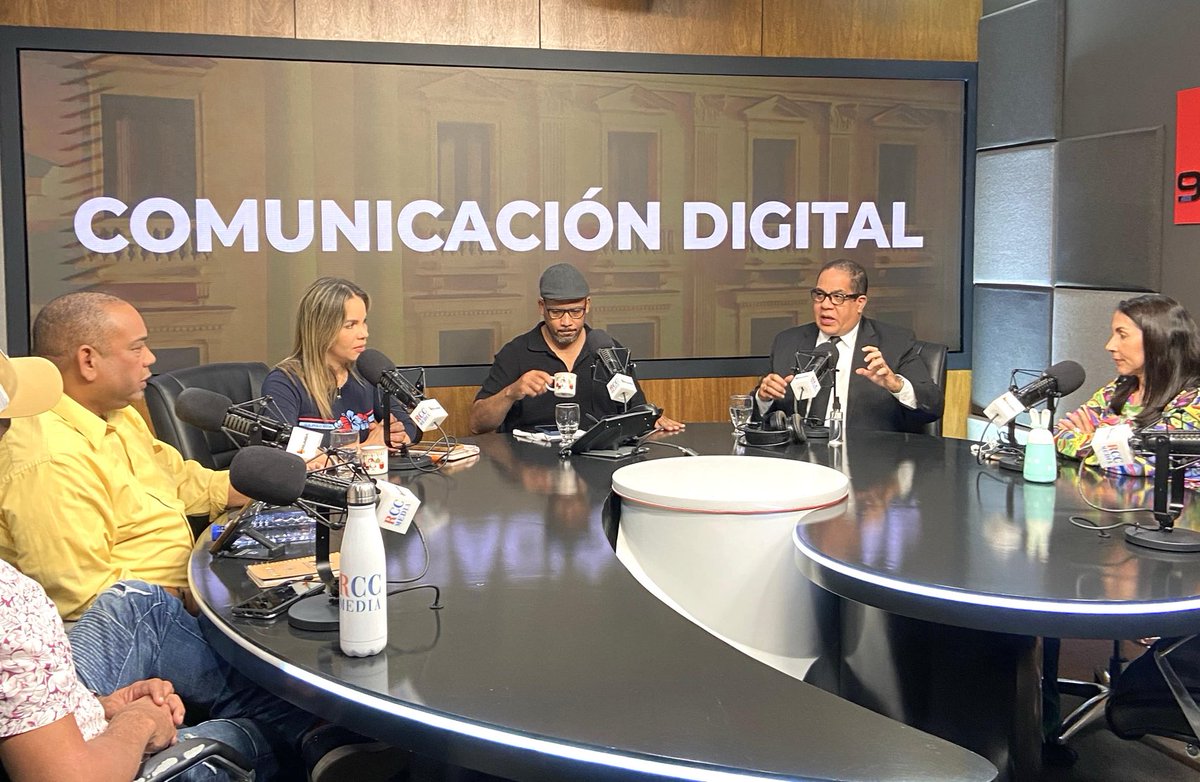 Analizando la SITUACIÓN DE VENEZUELA y el CONTEXTO INTERNACIONAL en la ERA TRUMP. <a href="/rumba_985fm/">Rumba985fm</a> <a href="/ClaudiaRita/">ClaudiaRita</a> <a href="/VianneyM08/">VianneyMarcelino</a> <a href="/JulitoMartinez/">JULIO ERNESTO MARTíNEZ 🇩🇴</a>