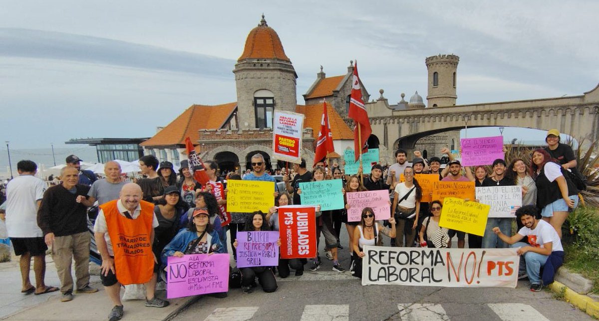 PTSmdq's tweet photo. Hoy repudiamos la visita de Bullrich a Mar del Plata 
No a la reforma esclavista de Milei 
Hay que bloquear todo el país el día que se trate la ley en el congreso https://t.co/dPRpixQ3pU