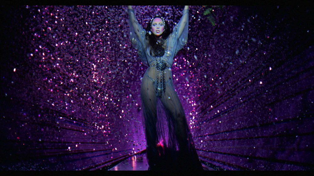 ThatsSoKatie44's tweet image. she was pregnant with Chappell Roan here