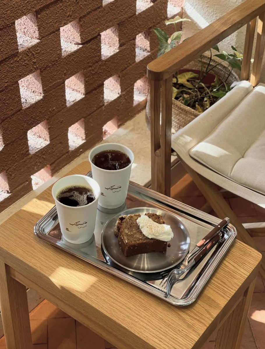 Markab | مركب 

قهوة تضبط مزاجك ☕️✨
كافيه مركب بالعليا… مذاق يعلق، وأجواء ترد الروح 🍃

📍العليا - الرياض 
⬇️onelink.to/mwnguj

#مركب #كافيه_الرياض #قهوة_مختصة