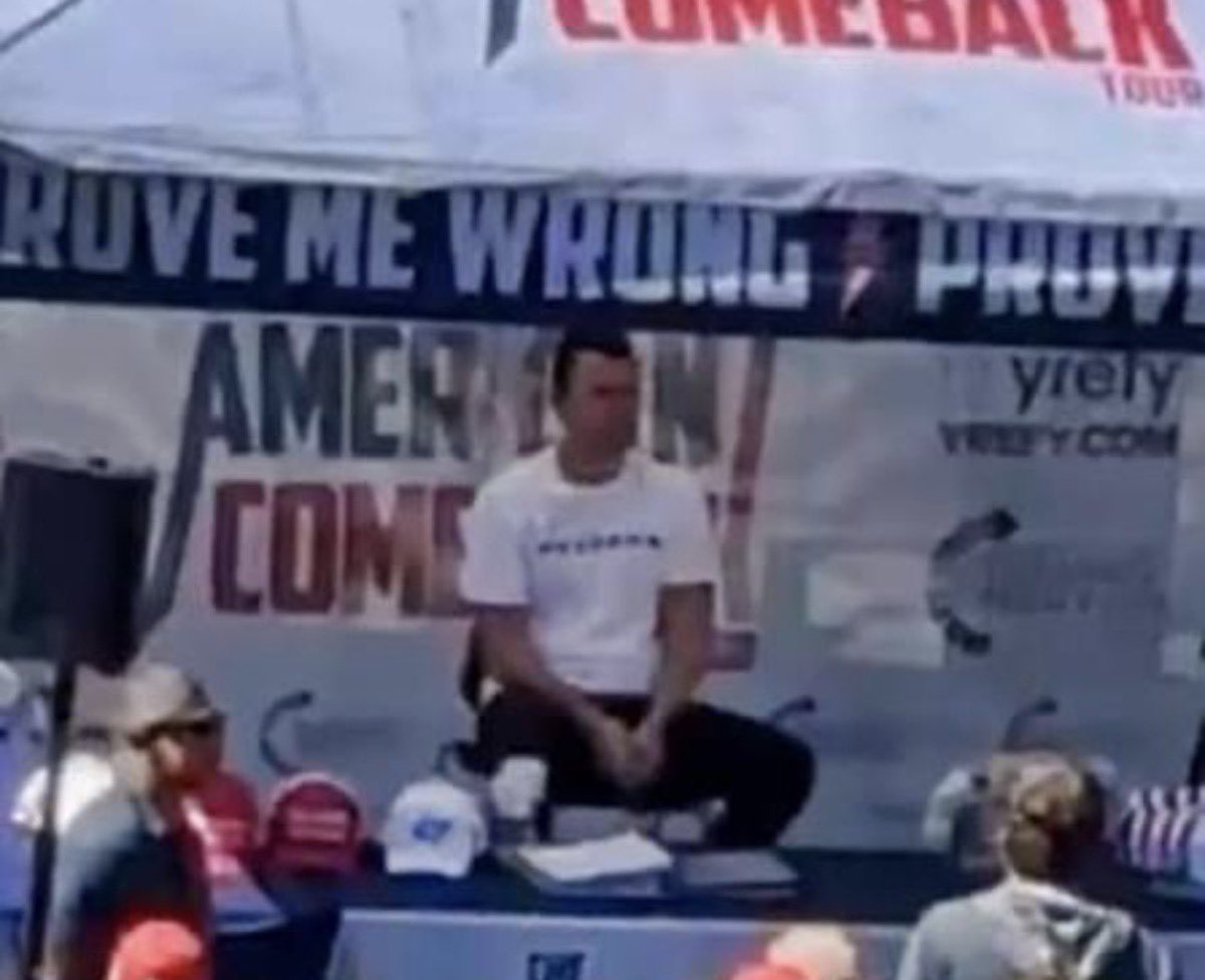 Fergusonswrld's tweet image. Men are so fragile