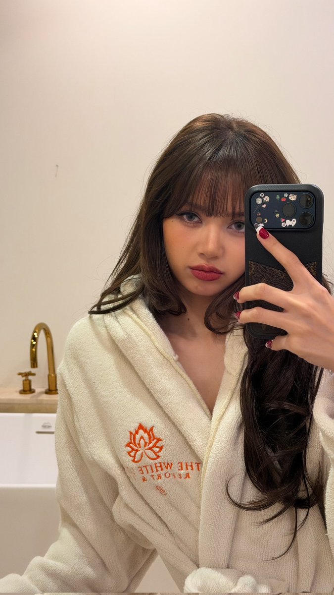 BLACKPINKBRASIL's tweet photo. 🐱 lalalalisa_m story: 

#LISA #BLACKPINK https://t.co/4mS5vVW23n