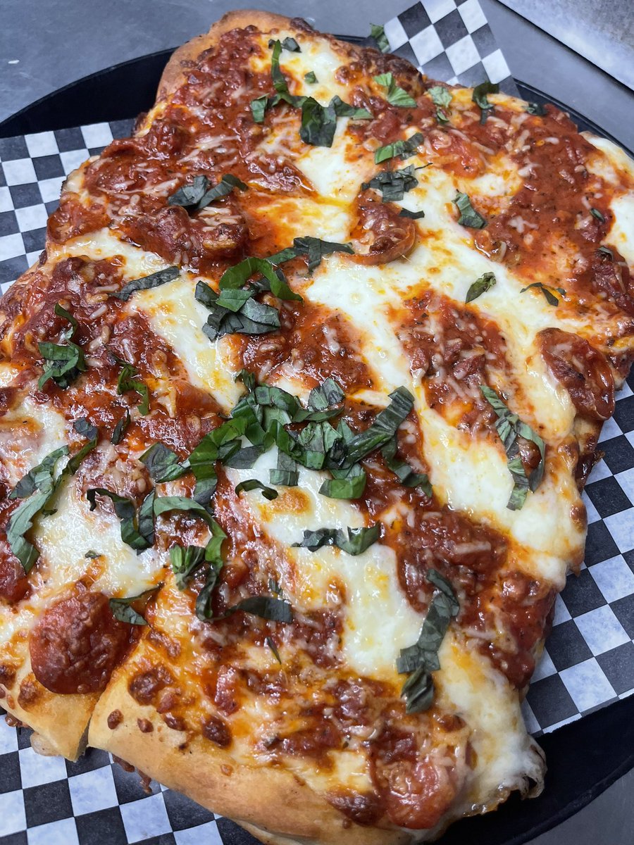 Naked City Pizza tweet media