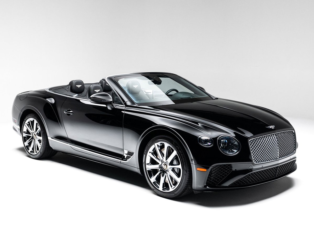 Barrett_Jackson's tweet image. Open-air luxury done the Bentley way. This 2020 @BentleyMotors #Continental #GTC #convertible is powered by a 542hp 4.0-liter twin-turbo V8 engine paired with an 8-speed automatic transmission and all-wheel drive.

Learn more: bit.ly/SD26TW-2020Ben…