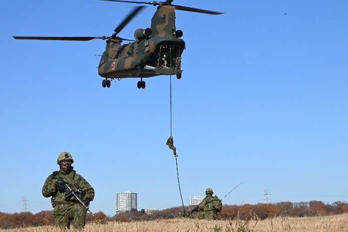 jgsdf_1stAbnB's tweet image. 【令和８年降下訓練始め⑭】
第１空挺団は、本日、令和８年降下訓練始めを予定どおり実施します。
皆様のご来場を心からお待ちしております。
YouTube: youtube.com/channel/UCVJ-z…
ニコニコ動画：live.nicovideo.jp/watch/lv349491…
#陸上自衛隊 #AirBorne